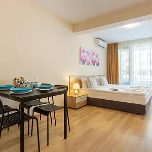 Flora Apartment Burgas